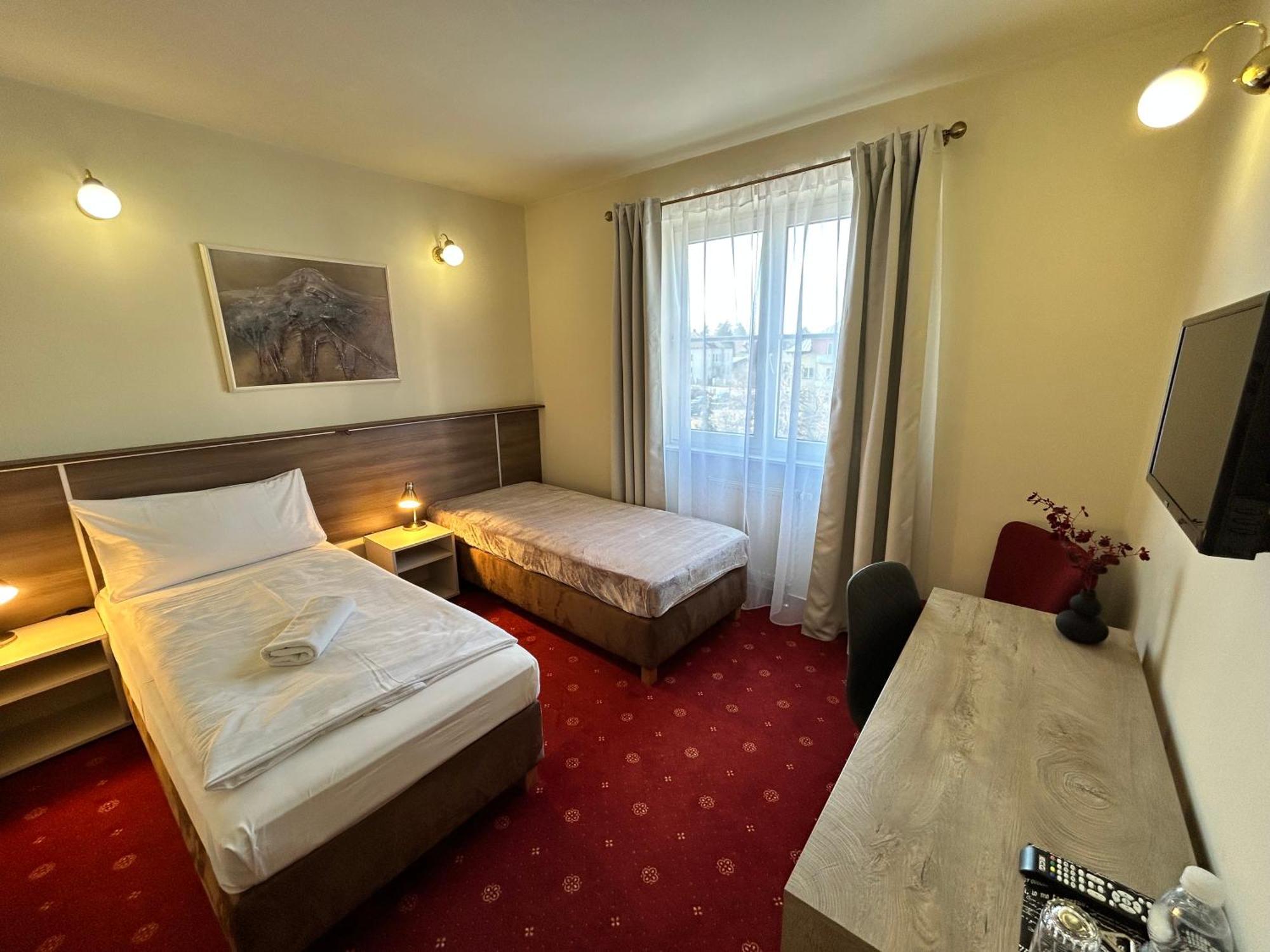 Hotel Brixen Гавличкув-Брод Экстерьер фото