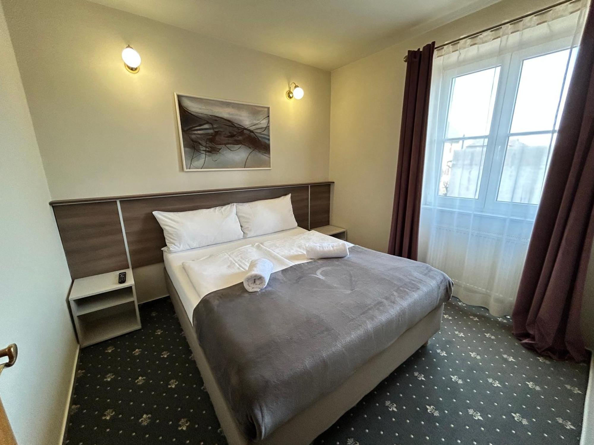 Hotel Brixen Гавличкув-Брод Экстерьер фото