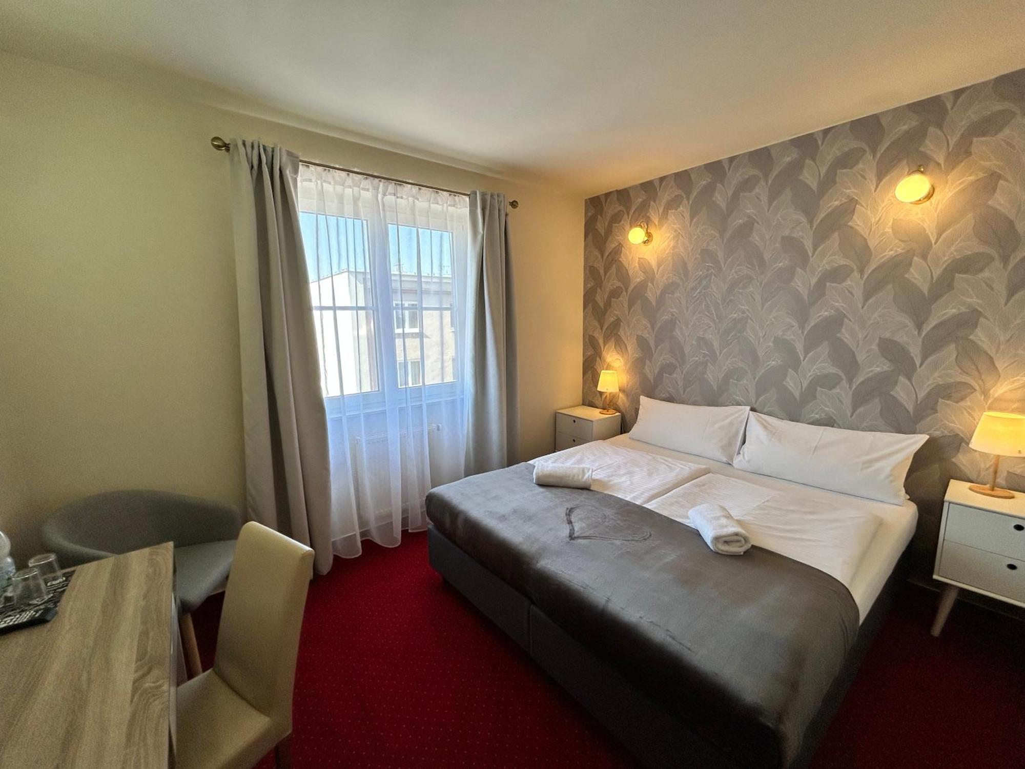 Hotel Brixen Гавличкув-Брод Экстерьер фото